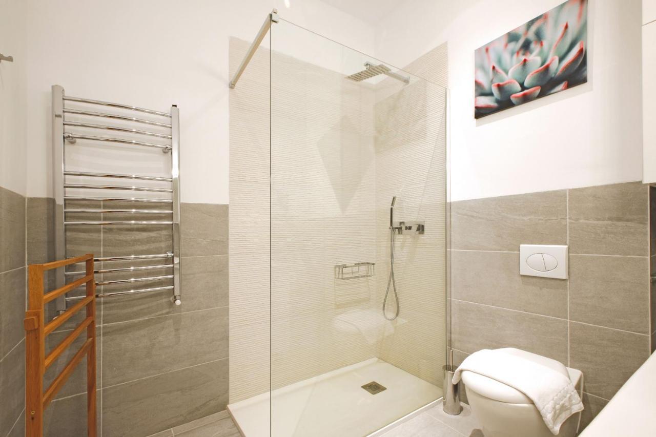 Reina Sofia Boutique I Apartment Madrid Exterior photo
